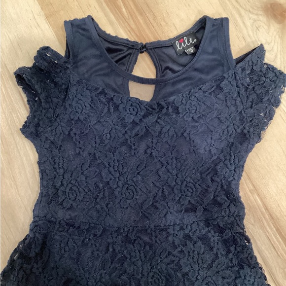 Lilt navy blue elastic stretch lace cold shoulder holiday dress | girls 10 - Picture 4 of 7